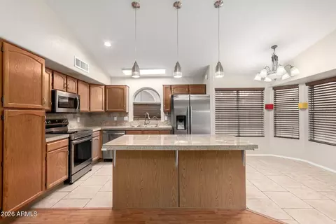 Kitchen - 15428 S 23rd Pl, Phoenix, AZ 85048 photo 3 of 4
