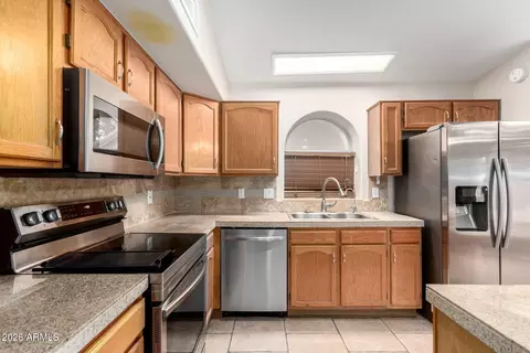 Kitchen - 15428 S 23rd Pl, Phoenix, AZ 85048 photo 1 of 4