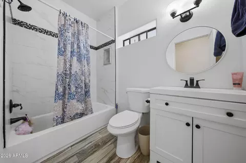 Bath - 1341 E Brill St, Phoenix, AZ 85006 photo 1 of 2