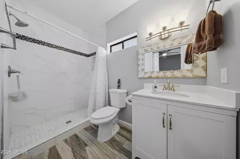 Bath - 1341 E Brill St, Phoenix, AZ 85006 photo 2 of 2