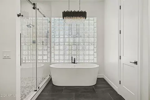Bath - 302 E Harmont Dr, Phoenix, AZ 85020 photo 4 of 7