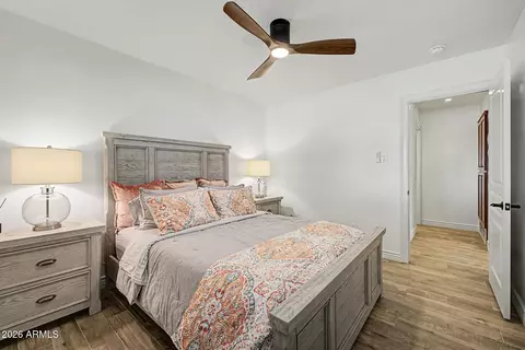Bedroom - 302 E Harmont Dr, Phoenix, AZ 85020 photo 5 of 7