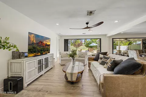 Living - 302 E Harmont Dr, Phoenix, AZ 85020 photo 1 of 3