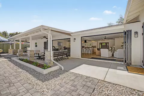 Exterior - 302 E Harmont Dr, Phoenix, AZ 85020 photo 5 of 25