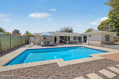 Exterior - 302 E Harmont Dr, Phoenix, AZ 85020 photo 23 of 25