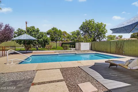 Exterior - 302 E Harmont Dr, Phoenix, AZ 85020 photo 16 of 25