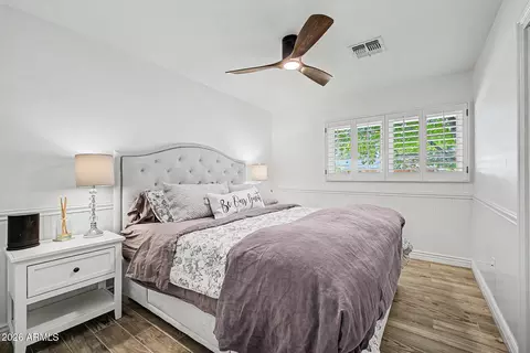 Bedroom - 302 E Harmont Dr, Phoenix, AZ 85020 photo 6 of 7