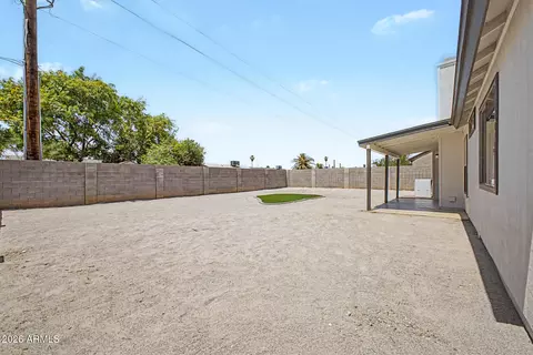Exterior - 4544 N 79th Ave, Phoenix, AZ 85033 photo 7 of 11