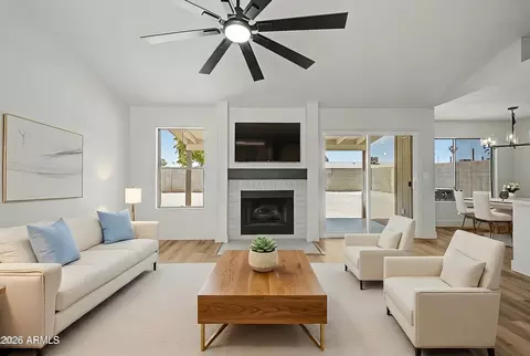 Living - 4544 N 79th Ave, Phoenix, AZ 85033 photo 5 of 7