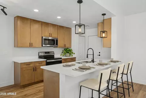Kitchen - 4544 N 79th Ave, Phoenix, AZ 85033 photo 6 of 6