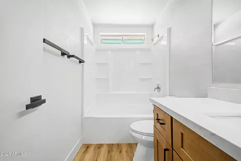 Bath - 4544 N 79th Ave, Phoenix, AZ 85033 photo 1 of 4