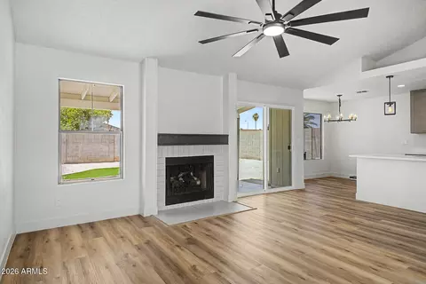 Living - 4544 N 79th Ave, Phoenix, AZ 85033 photo 1 of 7