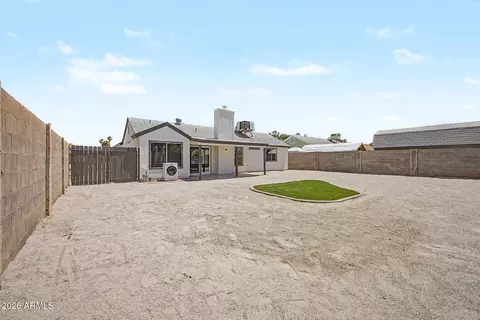 Exterior - 4544 N 79th Ave, Phoenix, AZ 85033 photo 4 of 11