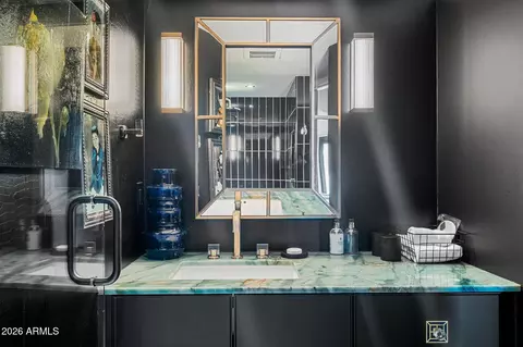 Bath - 6502 N Central Ave #D402, Phoenix, AZ 85012 photo 6 of 7