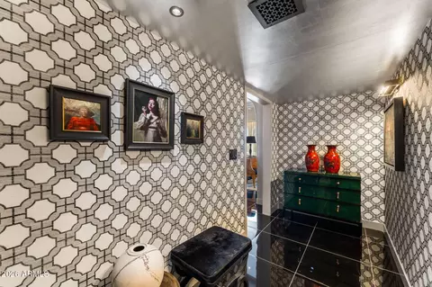 Entry Way - 6502 N Central Ave #D402, Phoenix, AZ 85012 photo 3 of 5
