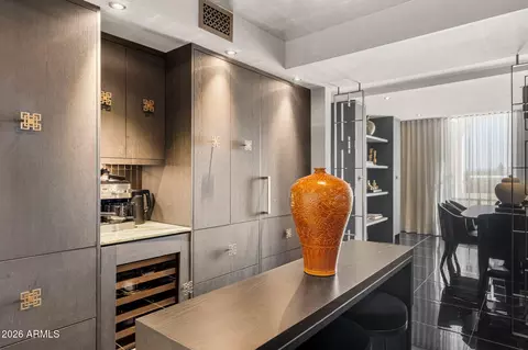 Kitchen - 6502 N Central Ave #D402, Phoenix, AZ 85012 photo 4 of 5