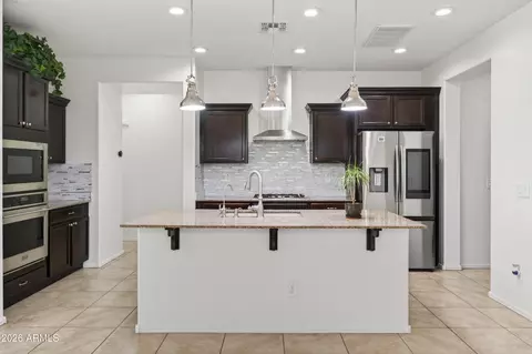 Kitchen - 1070 E Oriole Dr, Gilbert, AZ 85297 photo 2 of 3