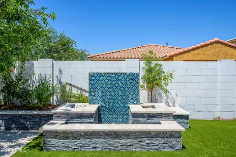 Exterior - 1070 E Oriole Dr, Gilbert, AZ 85297 photo 5 of 10