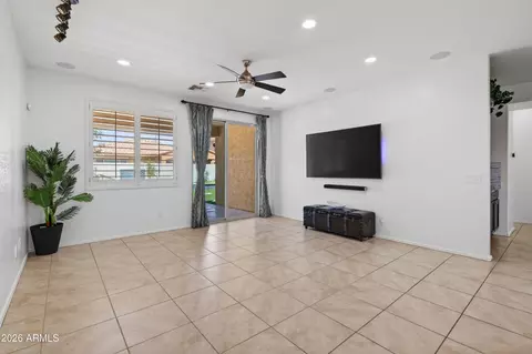 Entry Way - 1070 E Oriole Dr, Gilbert, AZ 85297 photo 3 of 6