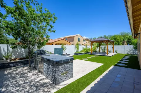 Exterior - 1070 E Oriole Dr, Gilbert, AZ 85297 photo 4 of 10