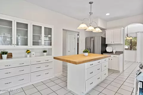 Kitchen - 1045 E Nuestro St, Oracle, AZ 85623 photo 5 of 6