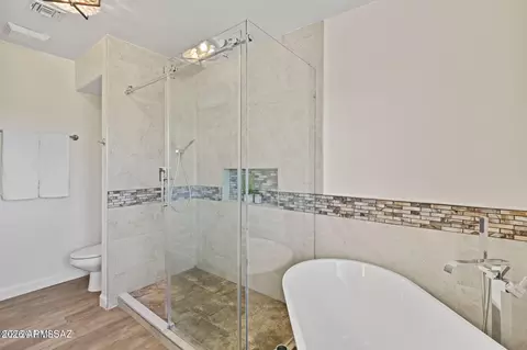 Bath - 1045 E Nuestro St, Oracle, AZ 85623 photo 2 of 7