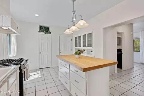 Kitchen - 1045 E Nuestro St, Oracle, AZ 85623 photo 1 of 6
