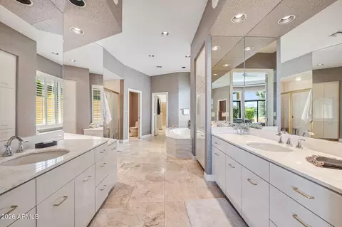 Bath - 3039 E Marshall Ave, Phoenix, AZ 85016 photo 1 of 1
