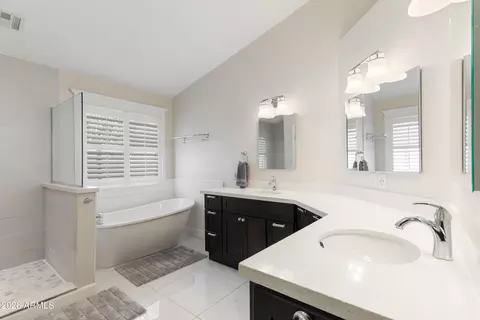 Bath - 9022 S Ash Ave, Tempe, AZ 85284 photo 2 of 5