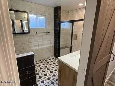 Bath - 3536 E Oak St, Phoenix, AZ 85008 photo 3 of 4