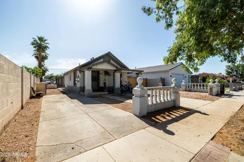 6739 N 61st Ave, Glendale, AZ 85301