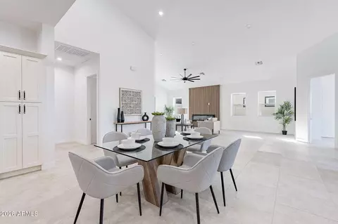 Dining - 707 E Ocotillo Rd, Phoenix, AZ 85014 photo 4 of 4
