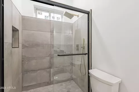 Bath - 707 E Ocotillo Rd, Phoenix, AZ 85014 photo 8 of 8