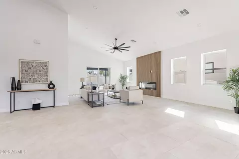 Living - 707 E Ocotillo Rd, Phoenix, AZ 85014 photo 2 of 4