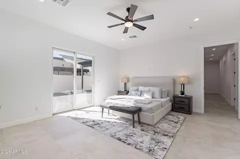 Bedroom - 707 E Ocotillo Rd, Phoenix, AZ 85014 photo 3 of 10