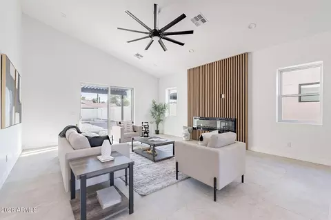 Living - 707 E Ocotillo Rd, Phoenix, AZ 85014 photo 3 of 4