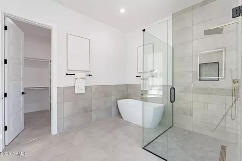 Bath - 707 E Ocotillo Rd, Phoenix, AZ 85014 photo 4 of 8