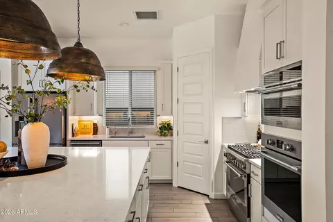 Kitchen - 6029 E Lone Cactus Dr, Phoenix, AZ 85054 photo 5 of 5