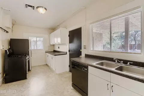 Kitchen - 2518 N Mitchell St, Phoenix, AZ 85006 photo 1 of 1