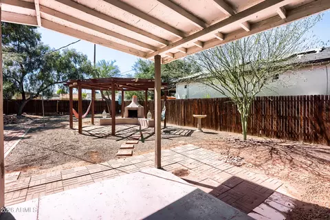 Exterior - 2518 N Mitchell St, Phoenix, AZ 85006 photo 2 of 4