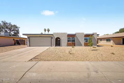 5036 W Beverly Ln, Glendale, AZ 85306
