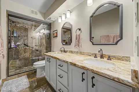 Bath - 11421 N 30th Ave, Phoenix, AZ 85029 photo 1 of 2