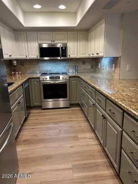 Kitchen - 11421 N 30th Ave, Phoenix, AZ 85029 photo 2 of 2