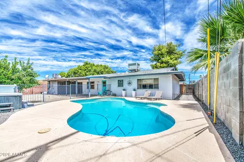 Exterior - 3739 W Krall St, Phoenix, AZ 85019 photo 4 of 7