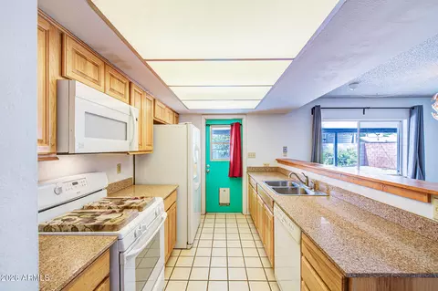 Kitchen - 3739 W Krall St, Phoenix, AZ 85019 photo 2 of 2
