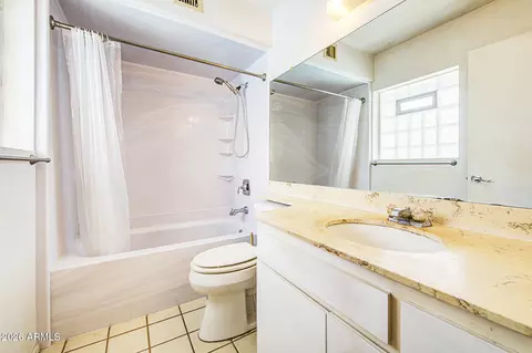 Bath - 3739 W Krall St, Phoenix, AZ 85019 photo 2 of 3
