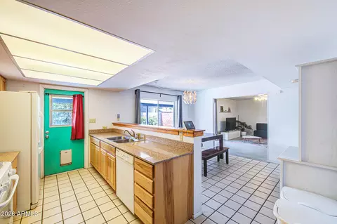 Kitchen - 3739 W Krall St, Phoenix, AZ 85019 photo 1 of 2