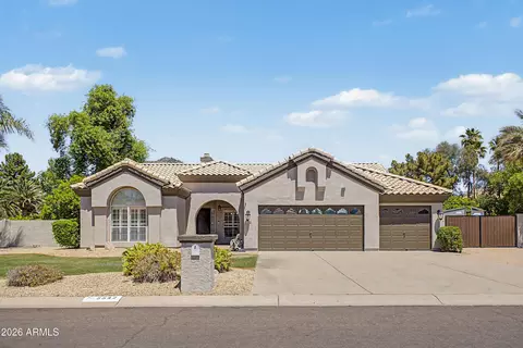 5542 W Saguaro Park Ln, Glendale, AZ 85310