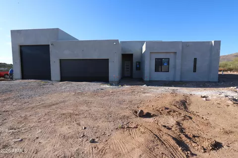 462 W Rough Rider Rd, New River, AZ 85087