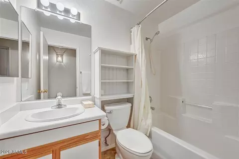 Bath - 2162 E Donald Dr, Phoenix, AZ 85024 photo 1 of 2